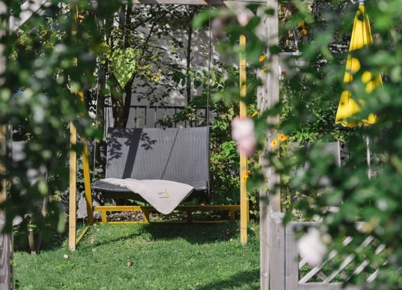 Schwebeliegen auf der Sonnenterrasse