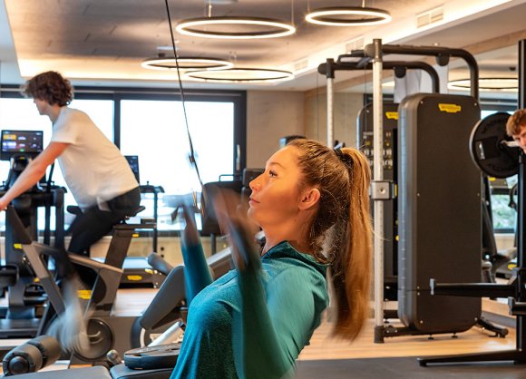 Workout im Fitnessraum