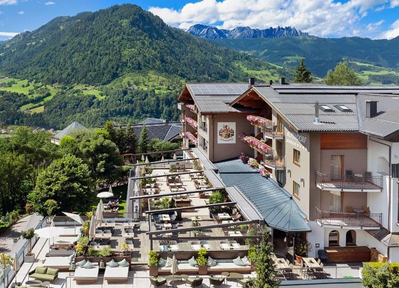 Photovoltaic system on the roof