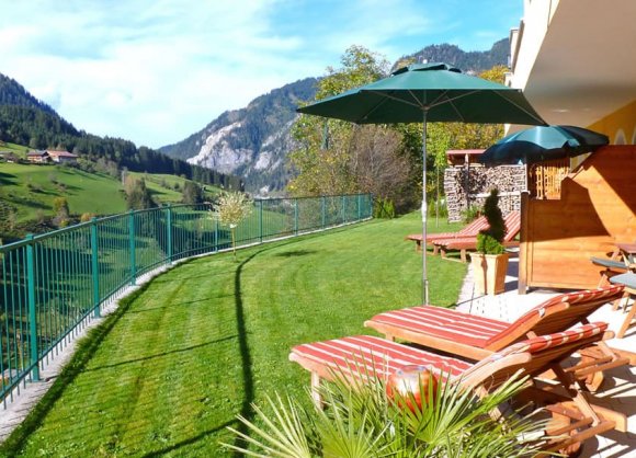 Großartiger Ausblick über das Großarltal von der Sonnenterrasse