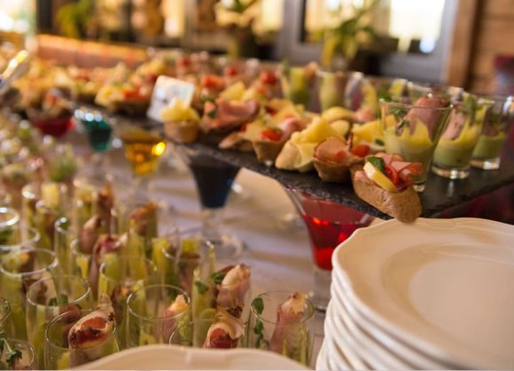 Champagne reception with delights from the kitchen