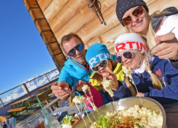 Einkehr in eine Skihütte