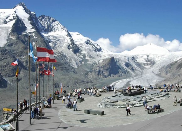 Franz-Josefs-Höhe mit Blick auf den majestätischen Großglockner