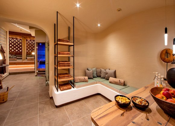 Äpfel, Nüsse und Trockenfrüchte zur freien Entnahme