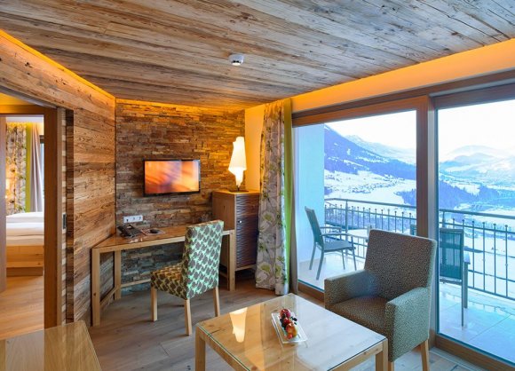 Spacious living room in the Panorama suite deluxe