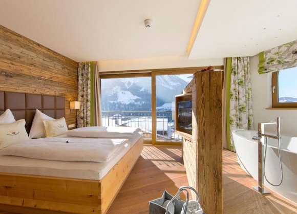 freistehende badewanne schlafzimmer, panoramasuite deluxe | hotel alpendorf **** st. johann / pg., Design ideen