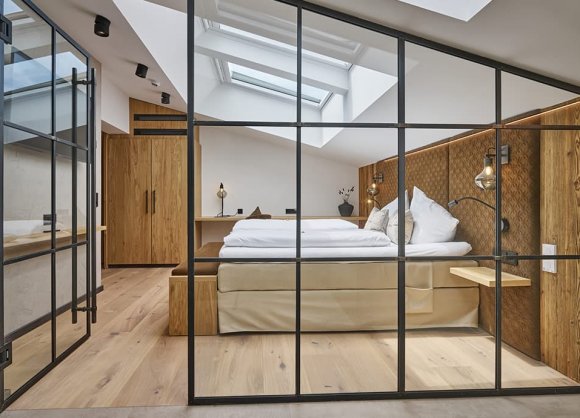 Blick in die Suite vom Badezimmer